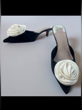 NWOB $158 Jennifer Sumko x Antonio Melani Flower Dress Mules